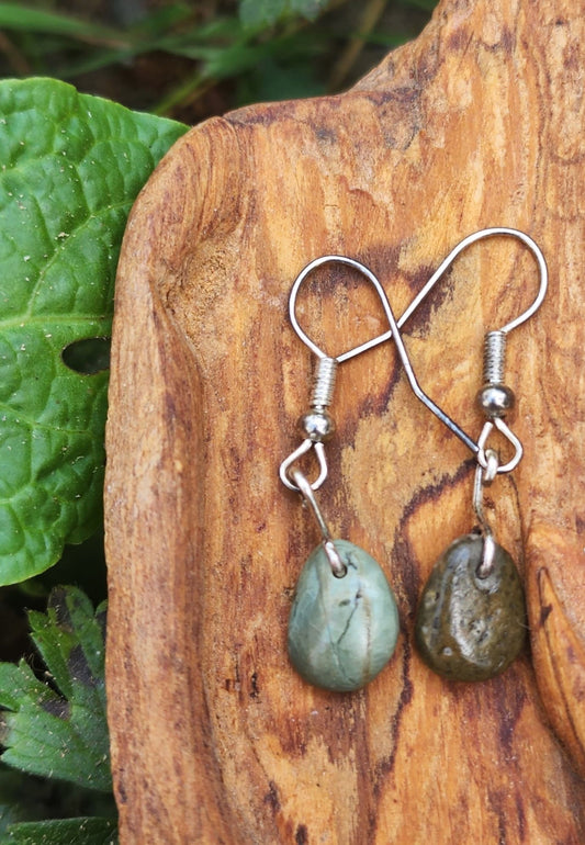 Beach Stone Earrings(Marbled green/Brown)